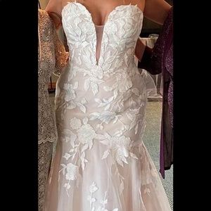 Maggie sottero wedding gown
